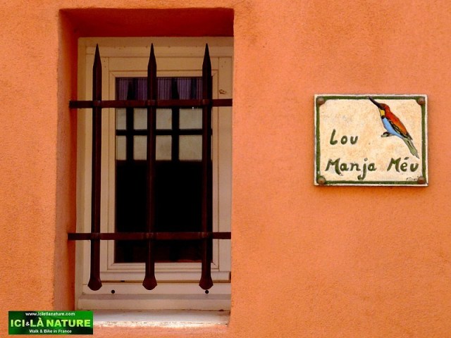 42-window provence roussillon