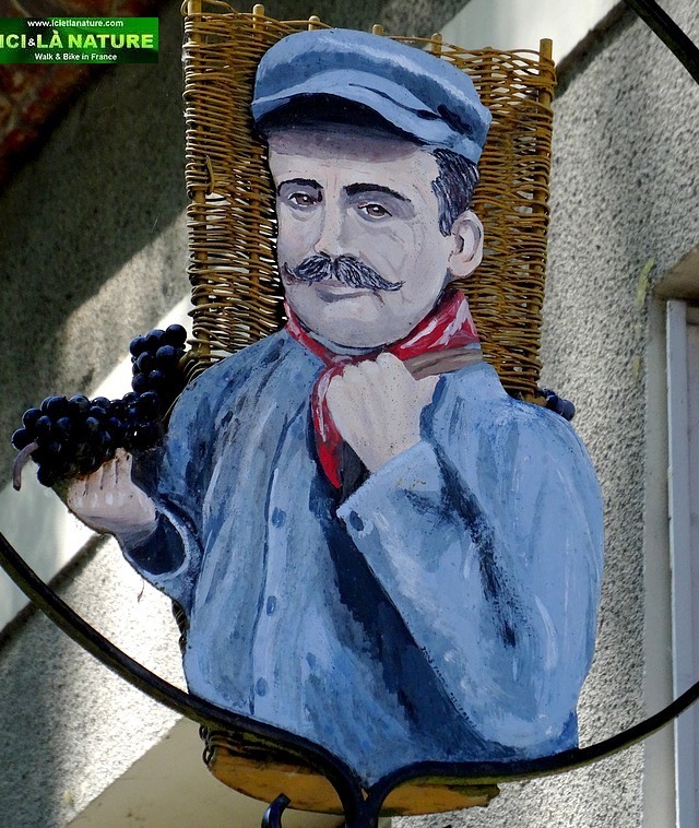 44-vine grower iron sign chamapgne