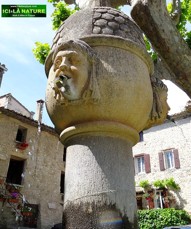 55-provence fountain vaison la romaine