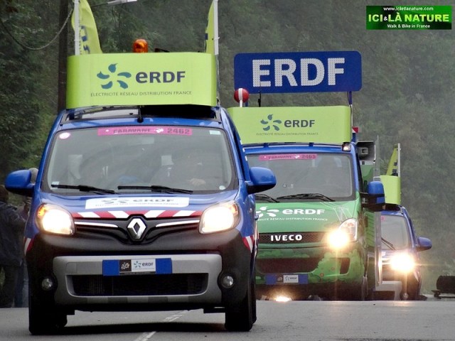 25-pictures whole retinue of tour de france 2014