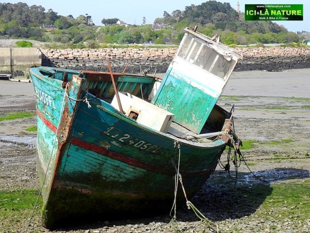 55-brittany old boat