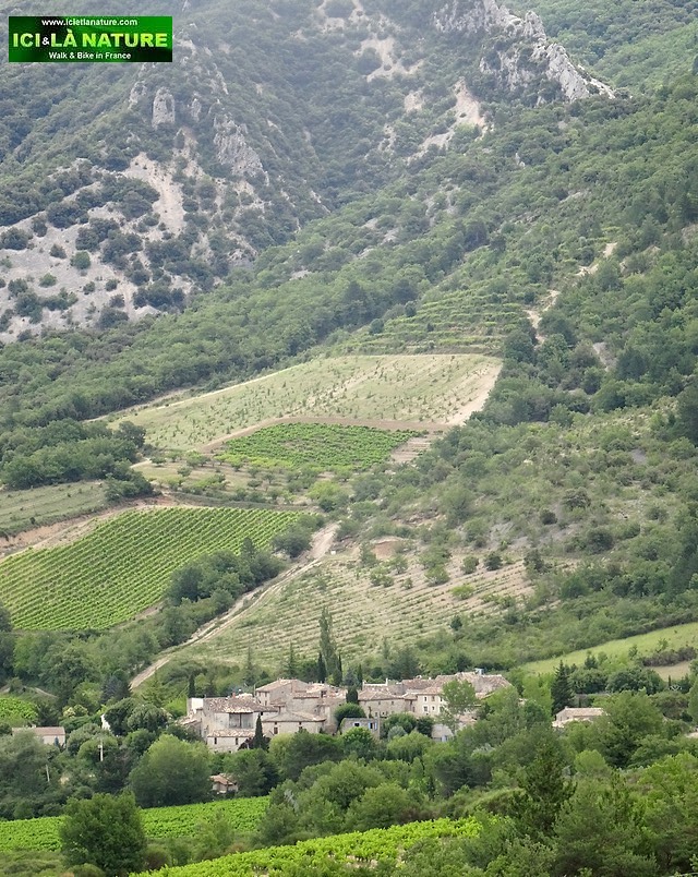 01-provence landscapes around mont ventoux