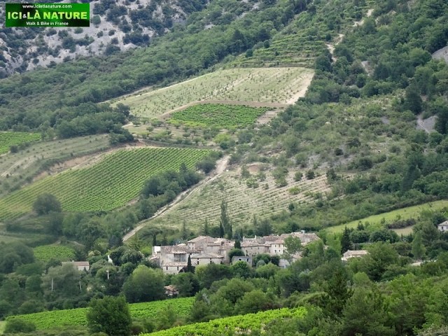 02-landscape provence village