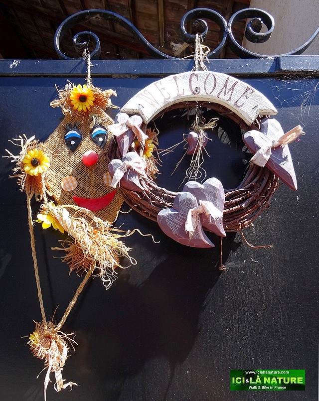 holidays, tours and trails in France