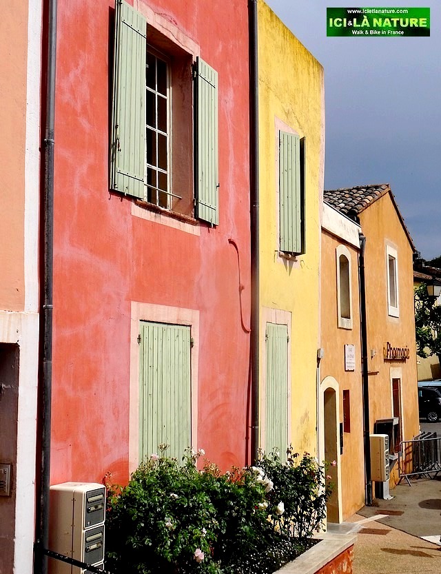 22-colors houses roussillon provence 2