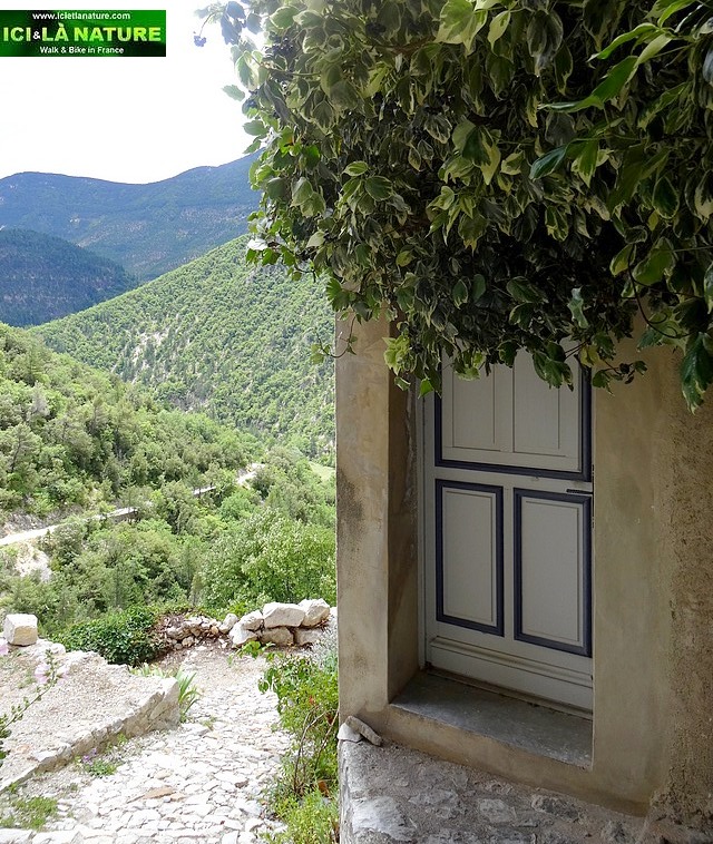 39-mountains france vaucluse