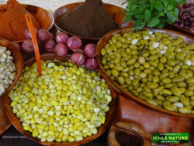 01-provence biking holidays market