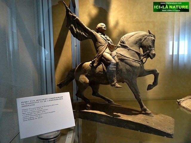 79-american independance washington statue