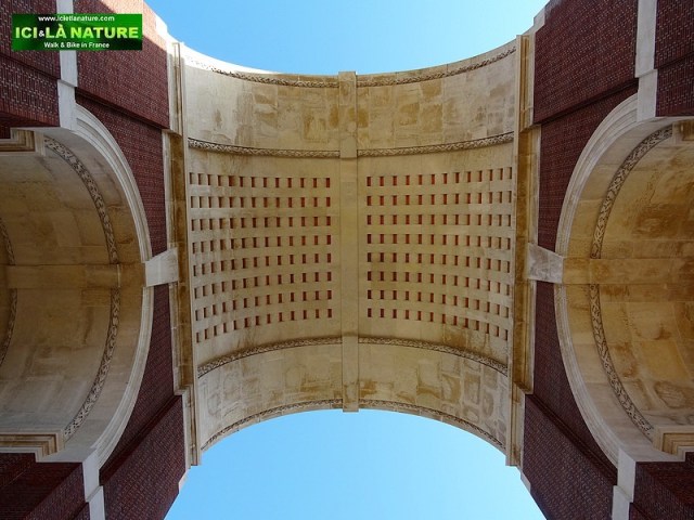 49-tommies misssing somme 1914-1918 thiepval