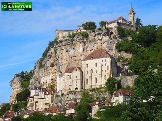01-walking holidays perigord black