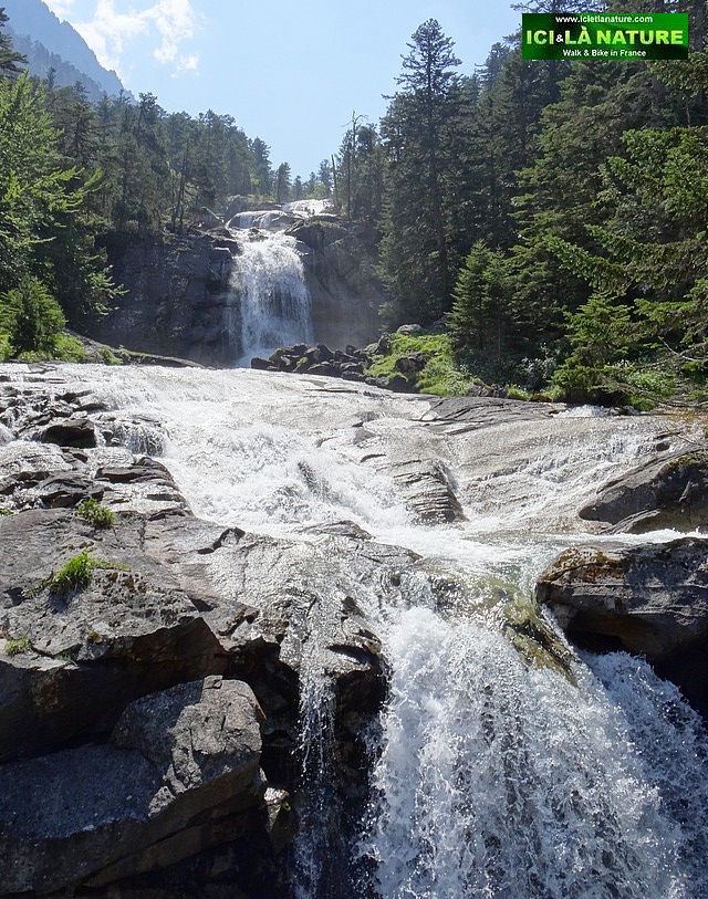 07-mountains france waterfall pyrenees