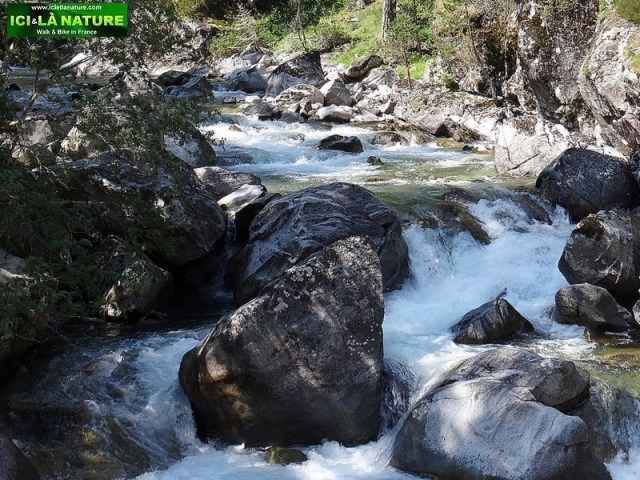 10-pyrenees pont d' espagne
