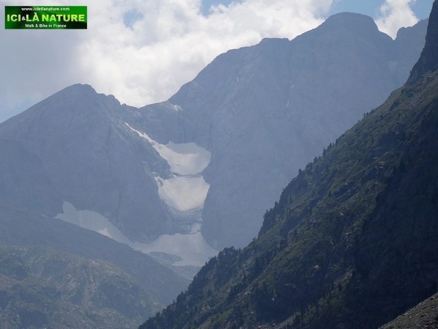 24-vignemale mount pyrenees france