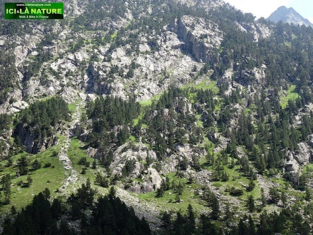 25-pyrenees hiking france