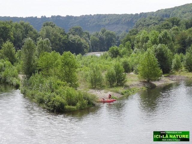 32-walking holidays dordogne valley perigord