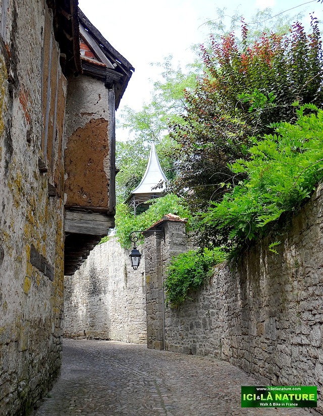 46-walking paths in dordogne