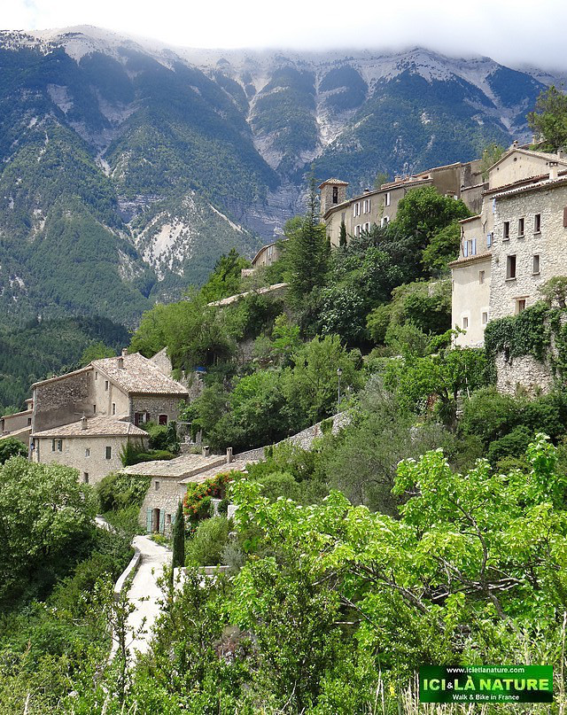 73-landscape-provence-village-brantes