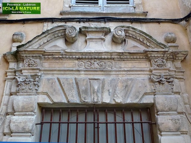 10-old door provence
