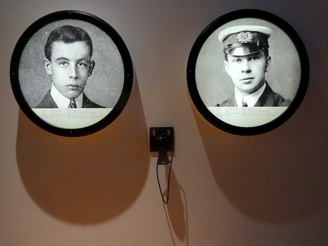 48- RMS Titanic Crew