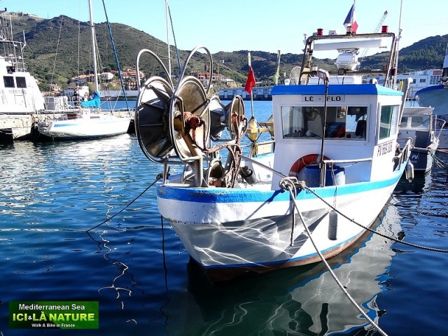 59-walking on coastal path mediterranee