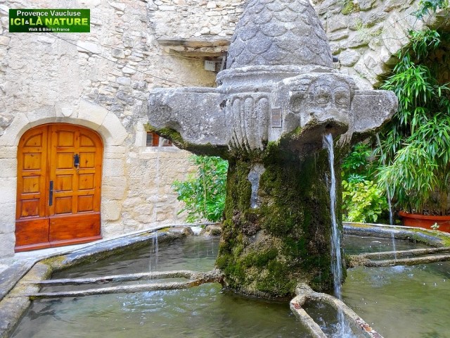 47-fontaine en provence