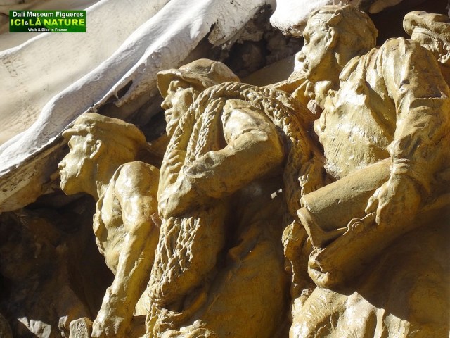 13-sculptures workers dali