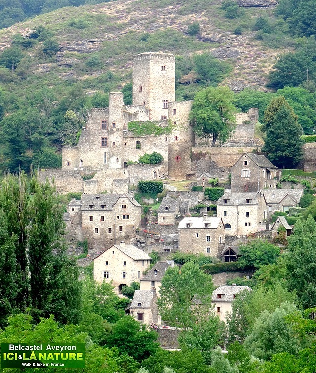01-biking tour france castle