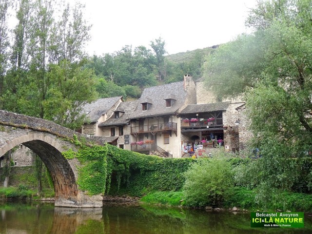 03-HIKING HOLIDAYS FRANCE AVEYRON