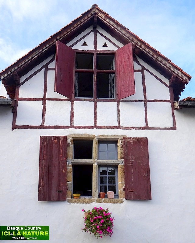 05-maisons du pays basque france