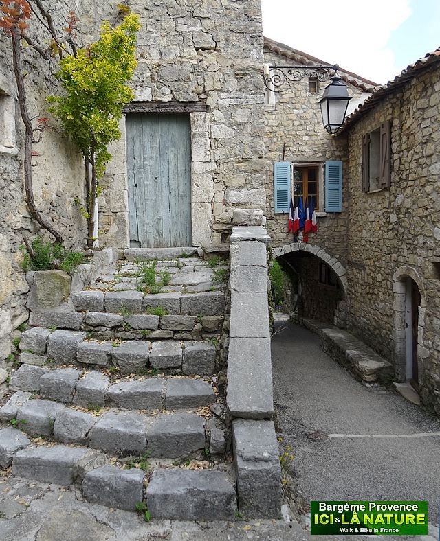 10-perched village provence