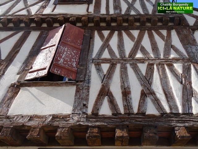 14-medieval house in france burgundy