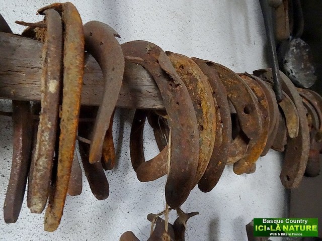 16-vieux fers a cheval