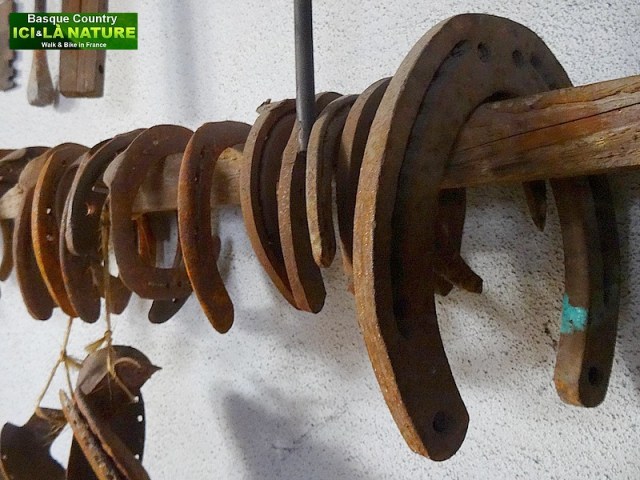 21-trouver vieux fers à chevaux