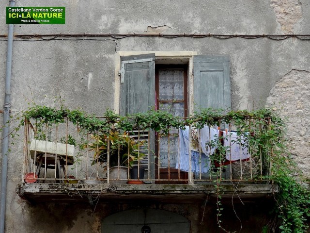 01-provence village castellane