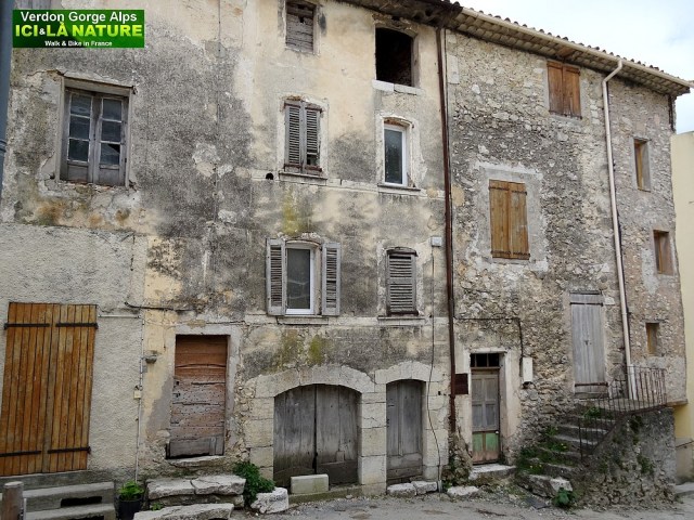 26-rougon houses in alps verdon