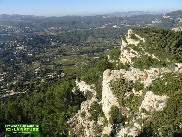 42-walking around marseille