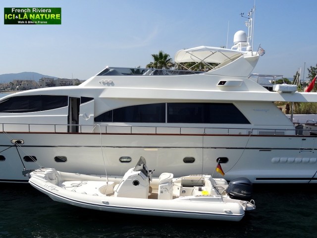 08-french riviera picture boat