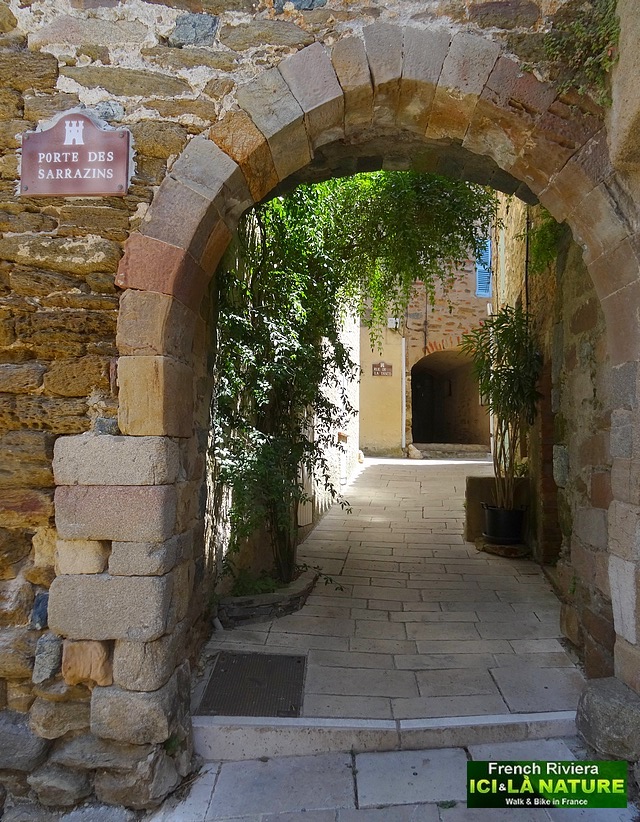 31-old door french riviera
