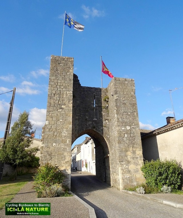 36-medieval town france bordeaux