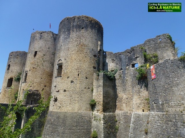 41-villandraut castle