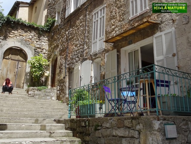 56-streets of provence