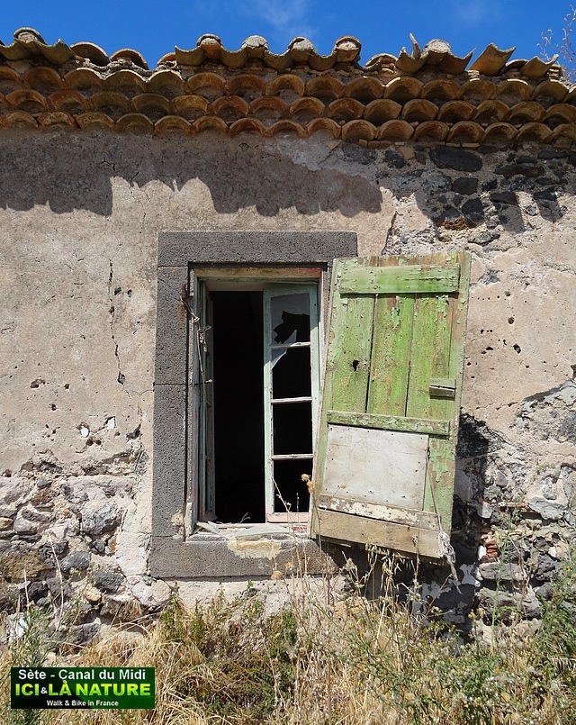 10-old house mediterranean coast