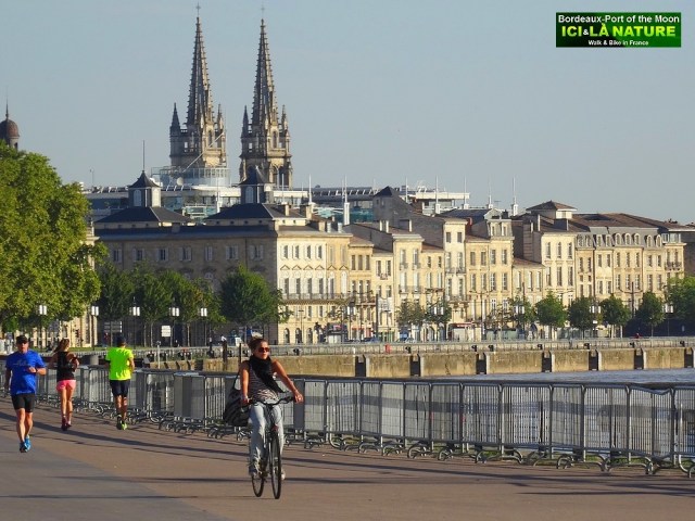 12- bordeaux les quais port moon