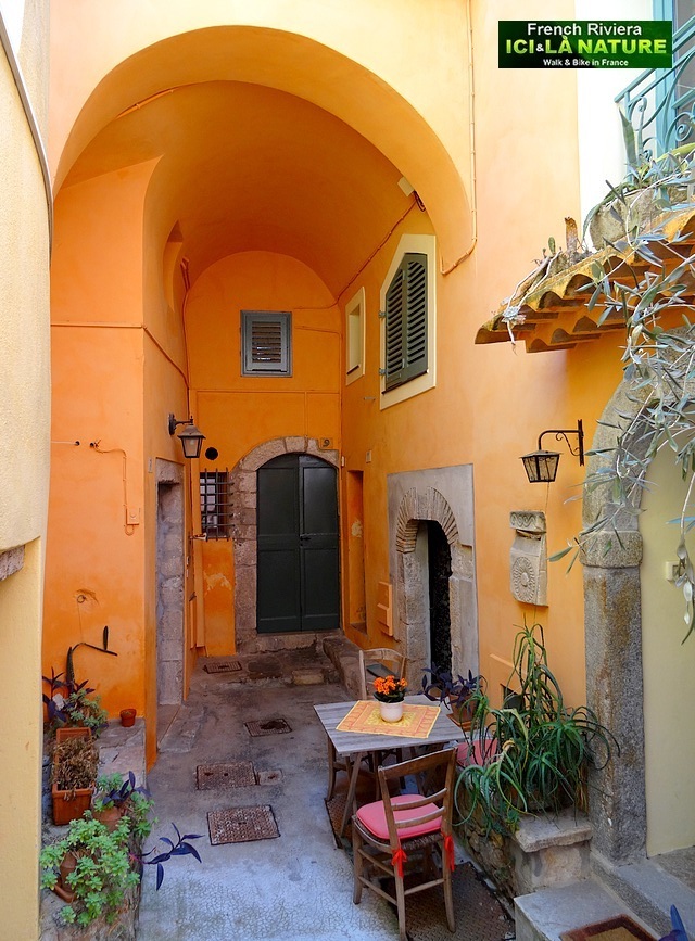 19-old village nice monaco