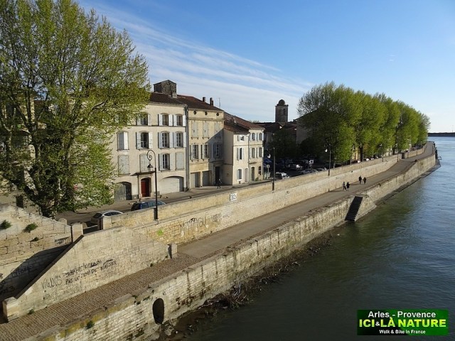21-le rhone a arles