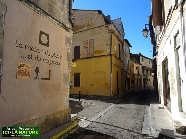 41-PILGRIM HOUSE ARLES