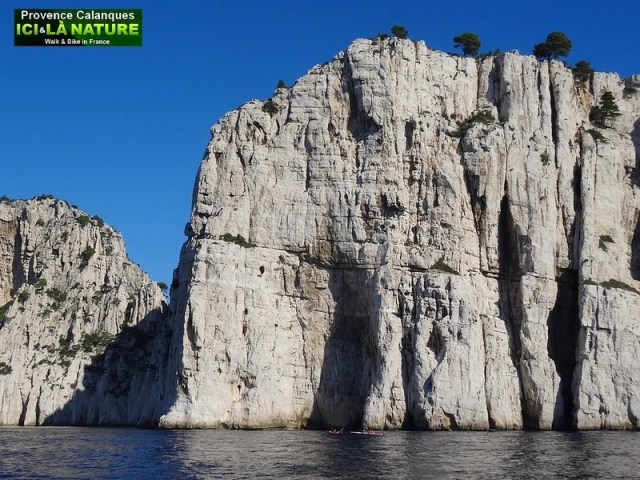 23-hiking tour charming creeks in france