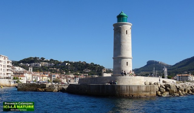 34-cassis tiny port in provence near marseille