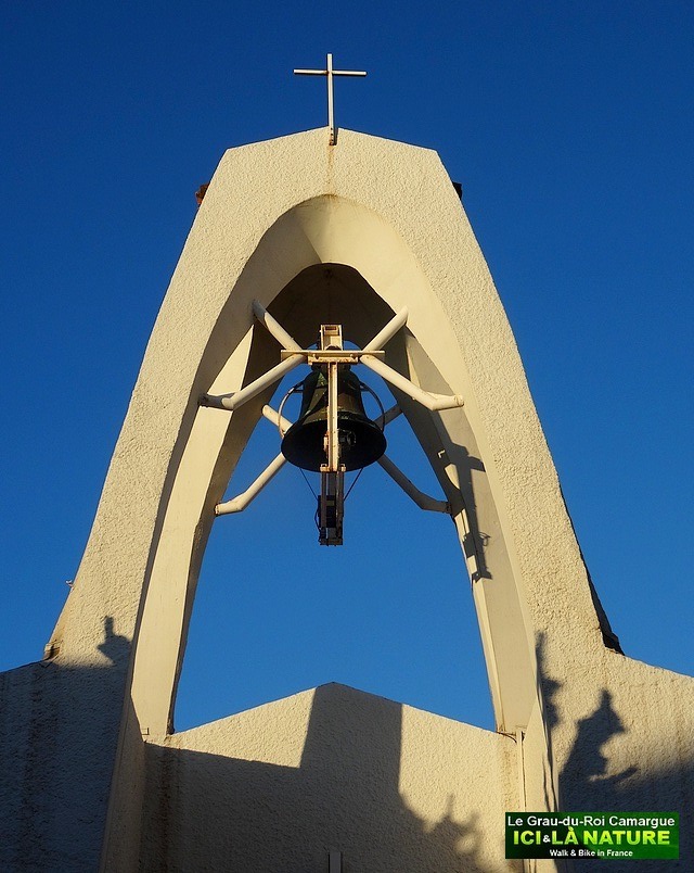 12-cloche-eglise-camargue
