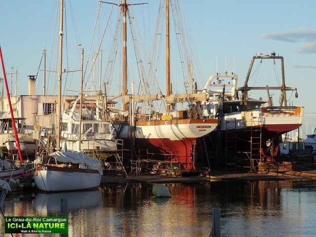 17-fishing-boats-in-france-camargue